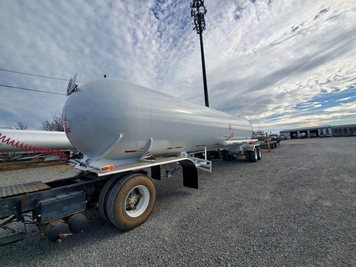 Buy 11600 Gallon Industrial Gas Tank Trailer Online MC-331 LPG LIQUID TANKER IN STOCK - Image 13